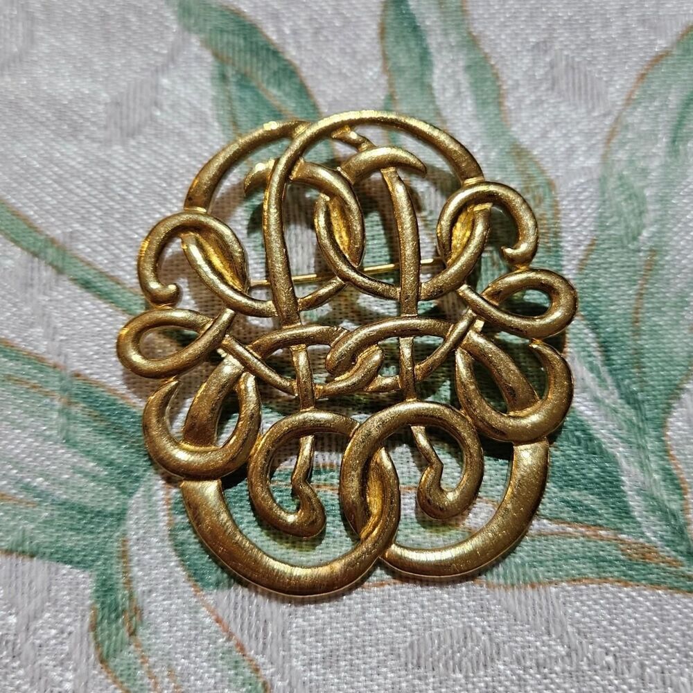 vintage cottagecore boho gold tone filigree brooch
